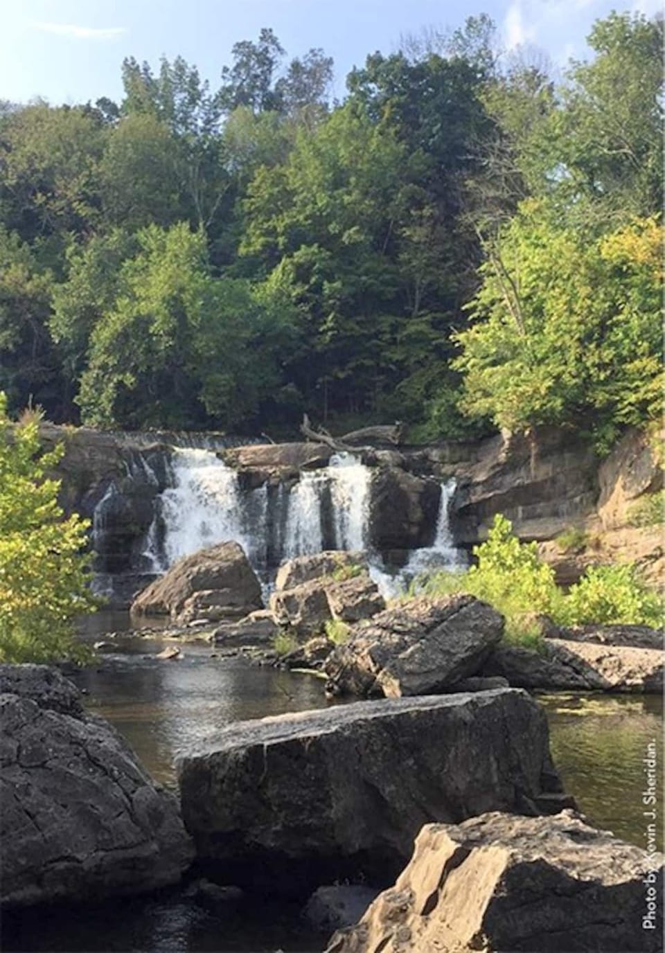 Waterfall Observation, 5 minute walk, 1 minute drive.