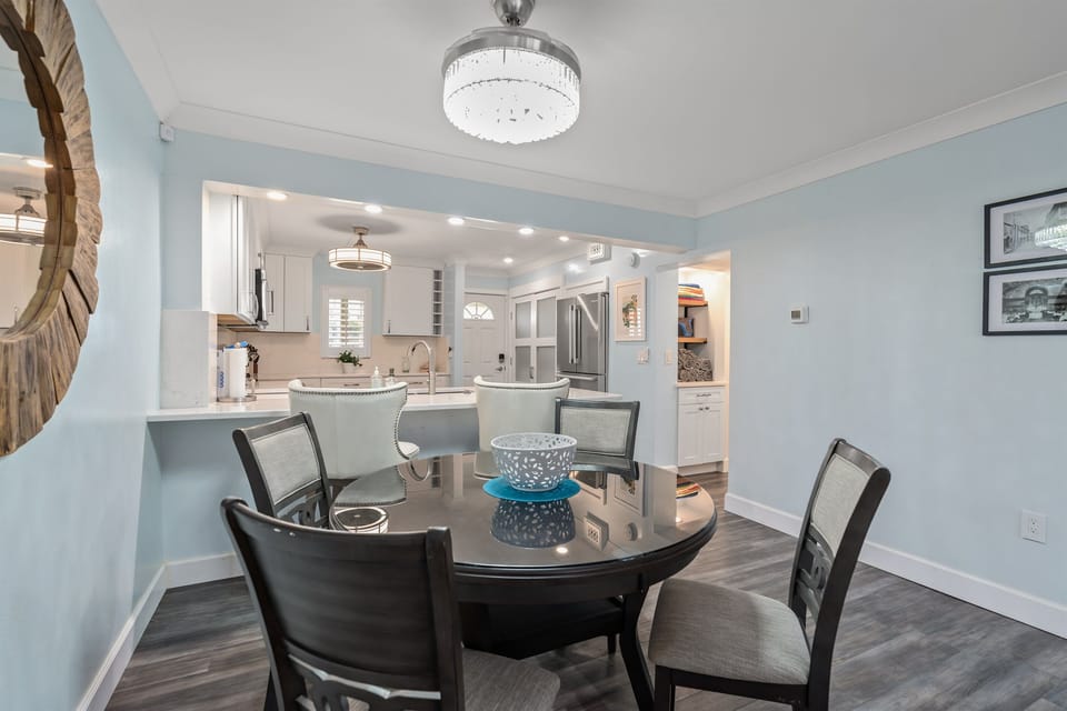 Dining Room for Four to Enjoy