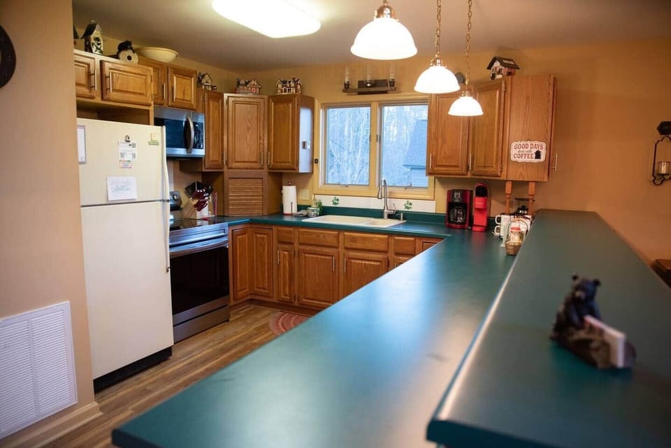 Tons of kitchen counter space!