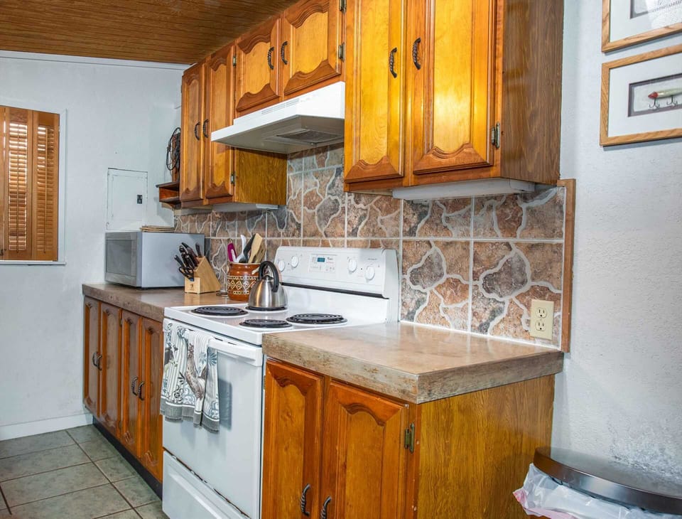 Plentiful counter space gives your culinary masters plenty of room to do their magic!