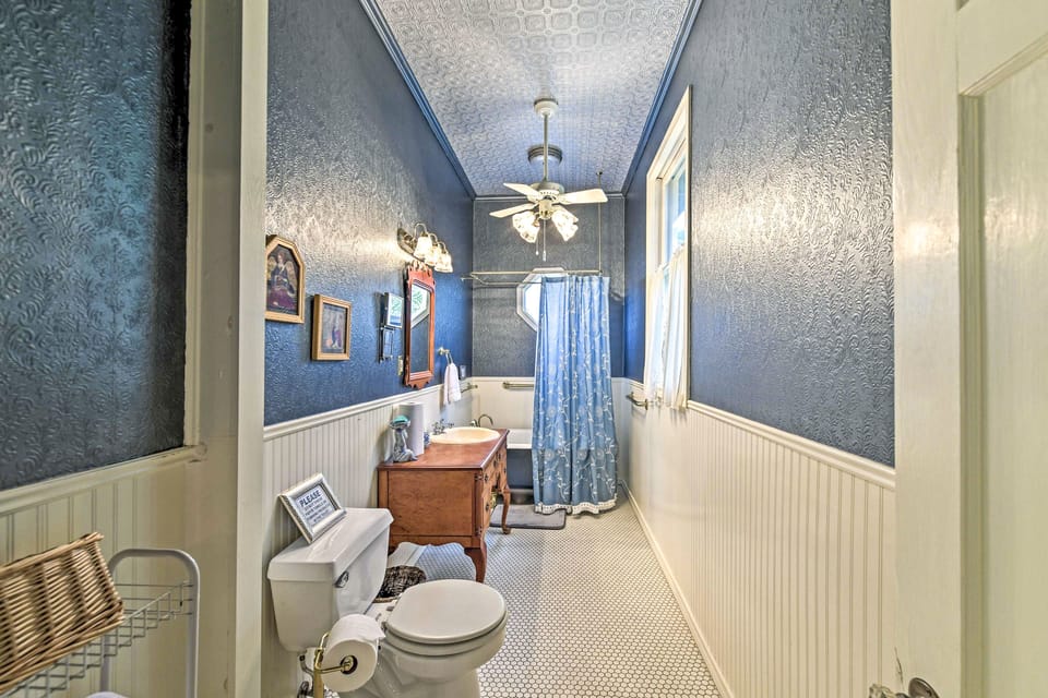 En-Suite Bathroom