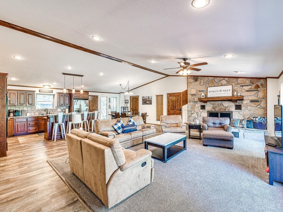 Open floor plan allows the whole group to enjoy meal times together