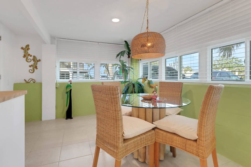 Enjoy your meals, a friendly card or board game at the dining table for 4.