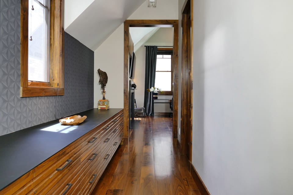 6.03-telluride-parkside-retreat-hall-to-primary-bedroom