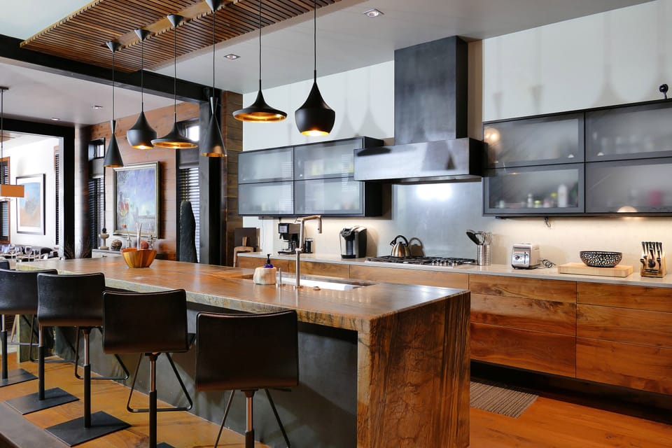 5.04-telluride-parkside-retreat-kitchen-seating