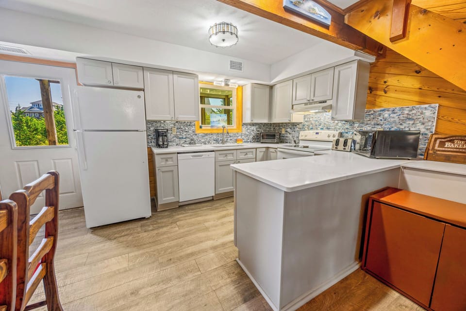 Surf or Sound Realty - 955 - Sealoft - Kitchen  -1