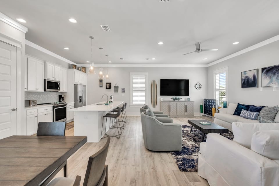 Living and Dining Area On 2nd Floor