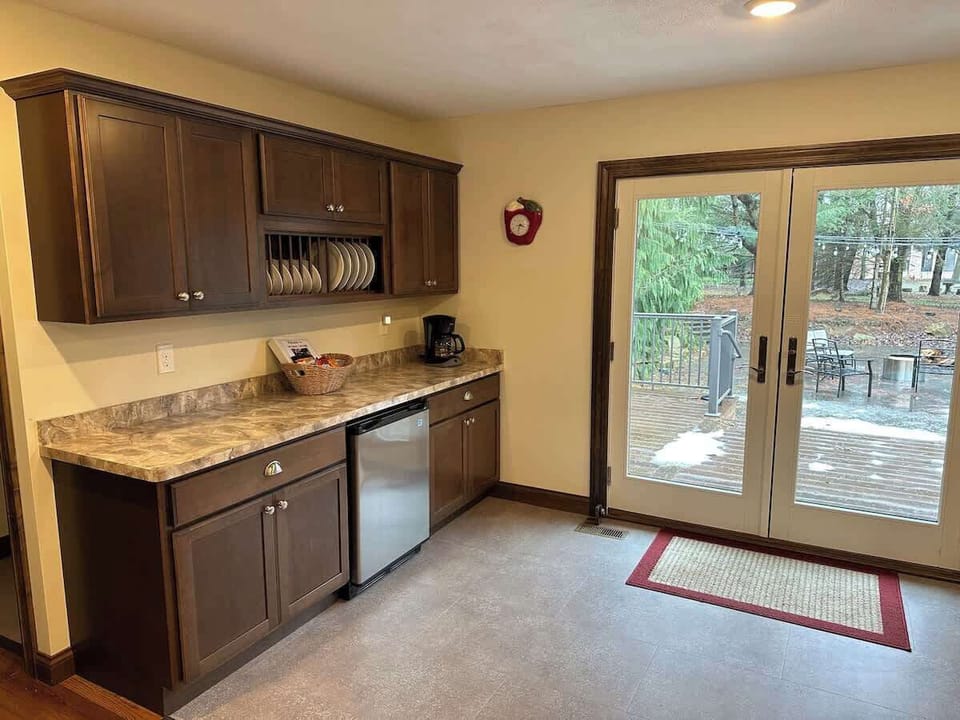Beverage cooler area overlooking the patio