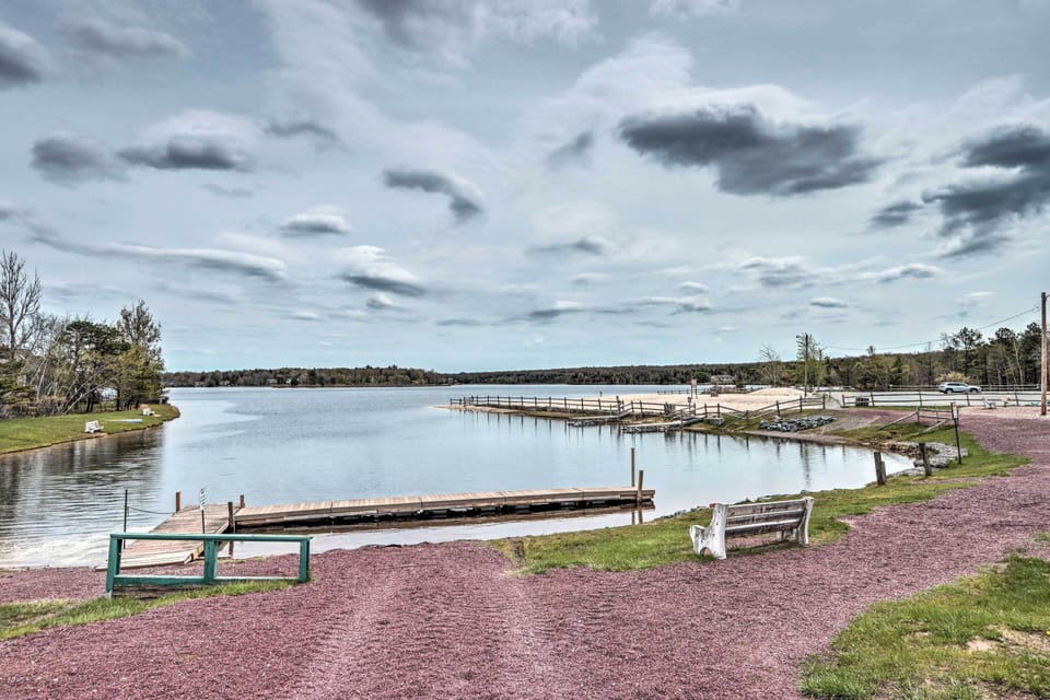 Community Amenities | Lake Carmanie (1 Block Away)