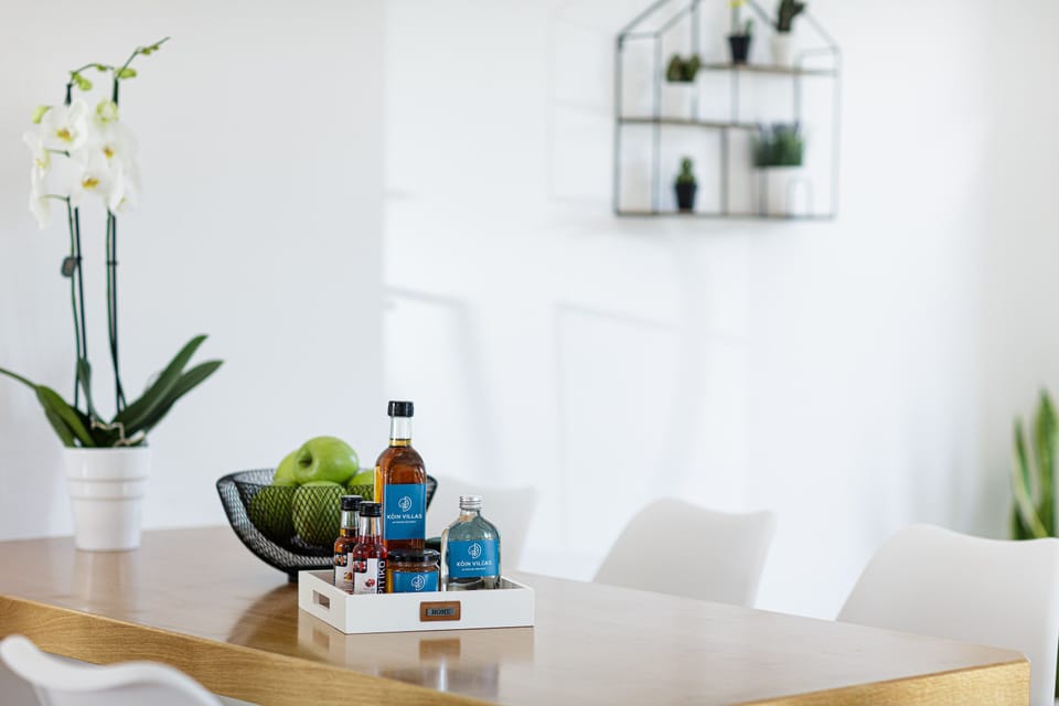 Exciting kitchen details.