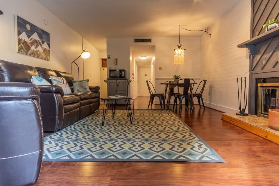 Open living+dining area