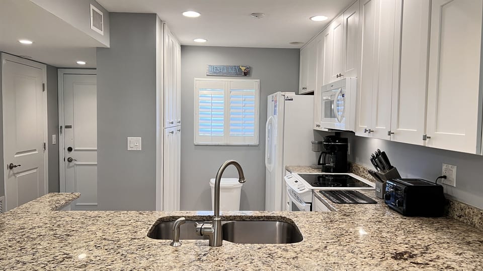 Updated well-stocked kitchen