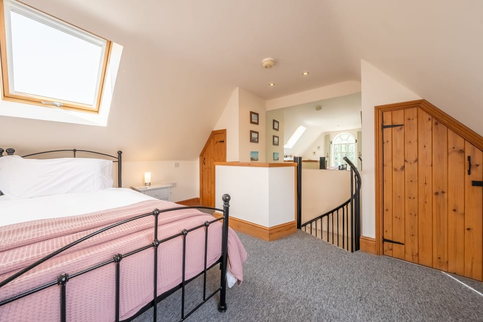 First floor: Master bedroom