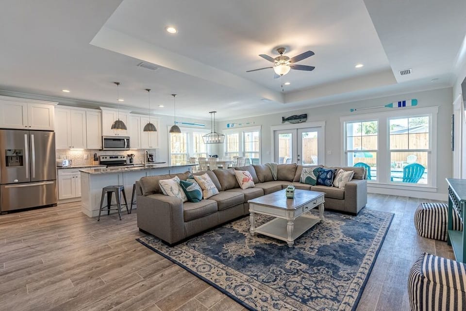 Spacious and open living, kitchen and dining area