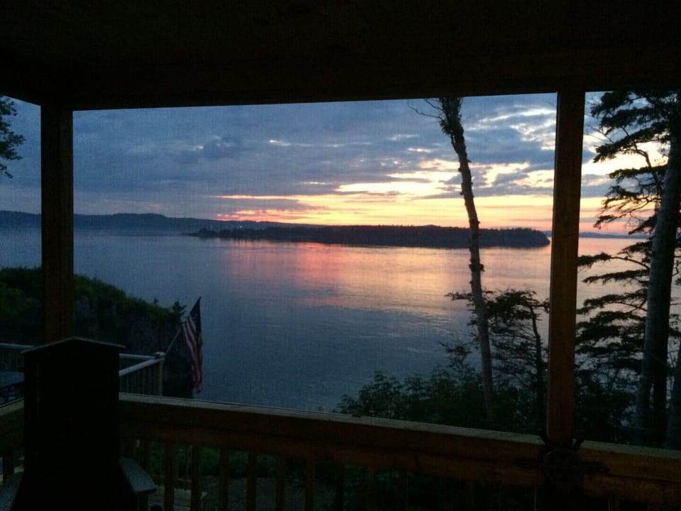 DECK ATTACHED TO COTTAGE OVERLOOKING THE OCEAN