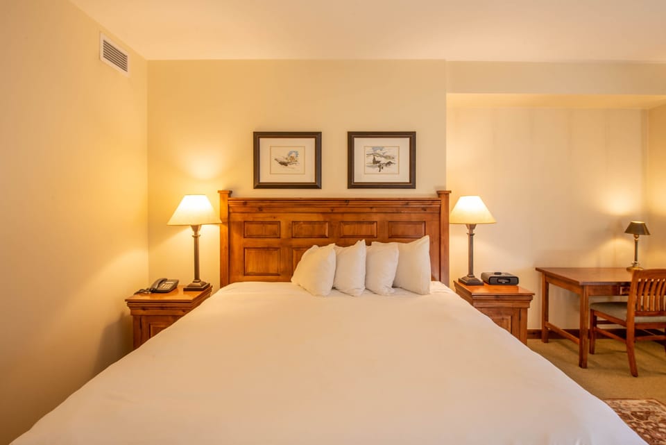 Bed, Furniture, Bedroom, Room, Indoors