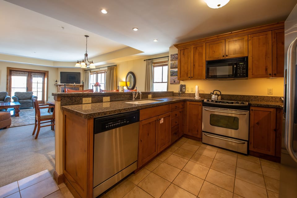 Flooring, Indoors, Room, Oven, Kitchen Island