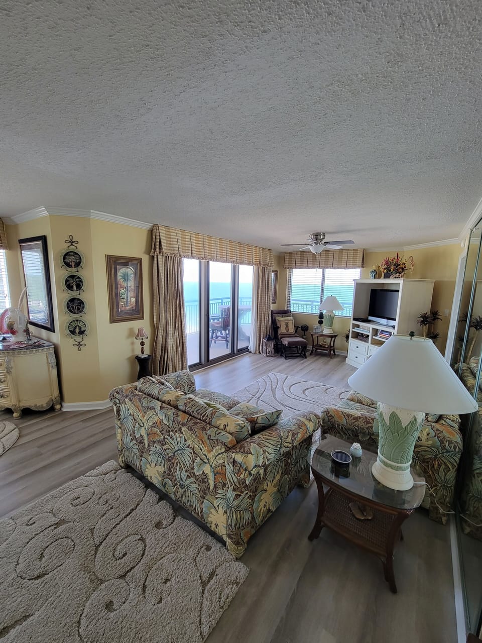 Open Conept Shared Living Areas