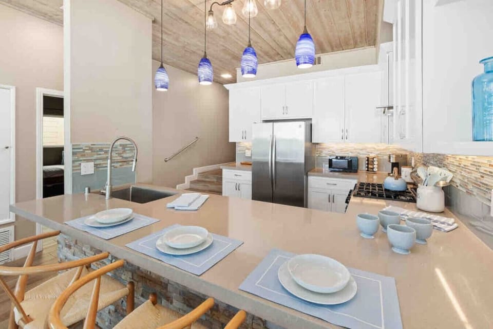Oceanfront rental in Oceanside California, Beachfront vacation rental, Oceanside beach house, Direct beach access nearby, Private sandy backyard, Fire pit on the beach, No street between house and ocean, Walk to Oceanside Pier, Walk to restaurants and cof