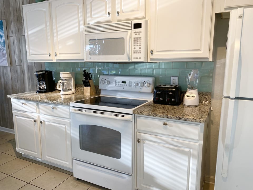 Well equip kitchen with most everything u need.