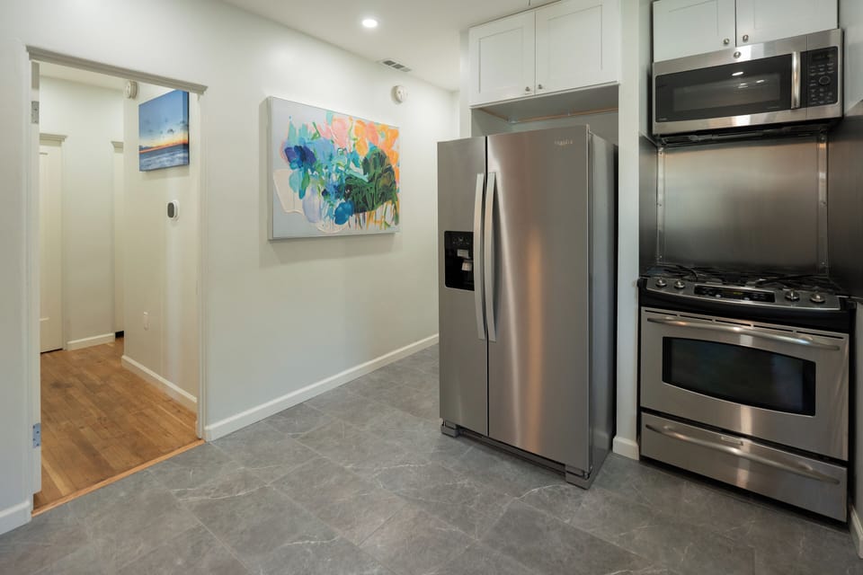 Side kitchen view