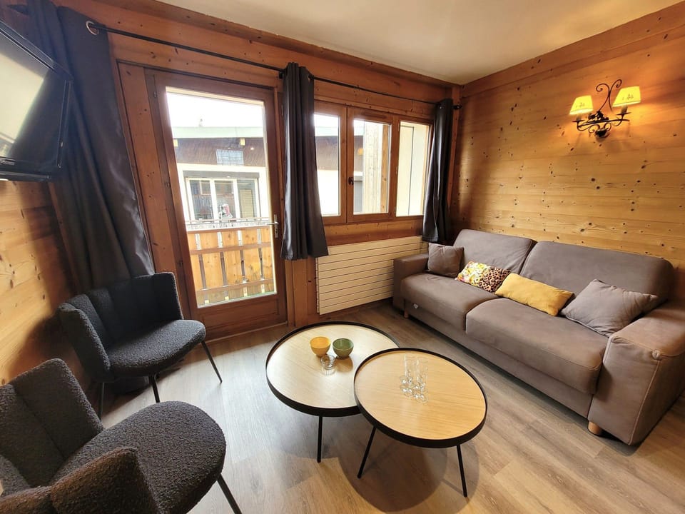 Apartment for 6, station center, renovated, balcony Apartment in Les Gets