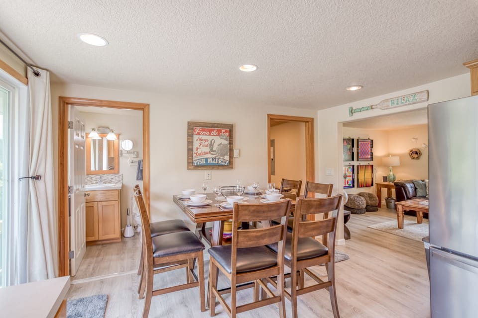 Dining with ample space
