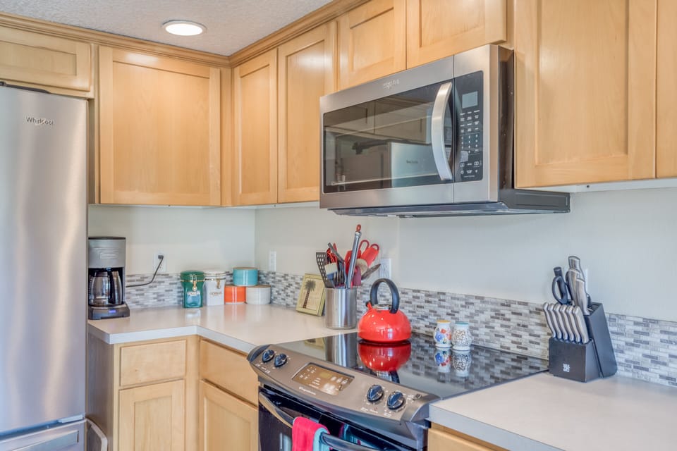 Kitchen with amenities