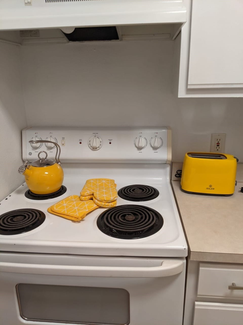 1. AIDEA Tea Kettle, 1.7 Quart 
2. iSiLER 2 Slice Toaster