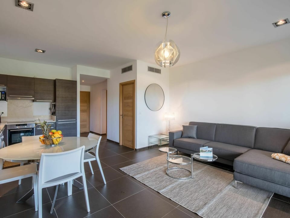 Table, Furniture, Property, Couch, Interior Design, Wood, Picture Frame, Chair, Floor