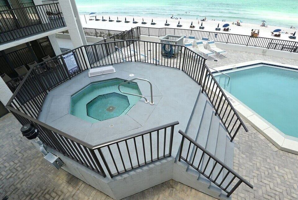 The hot tub and the pool area is located on the 2nd. floor. 

