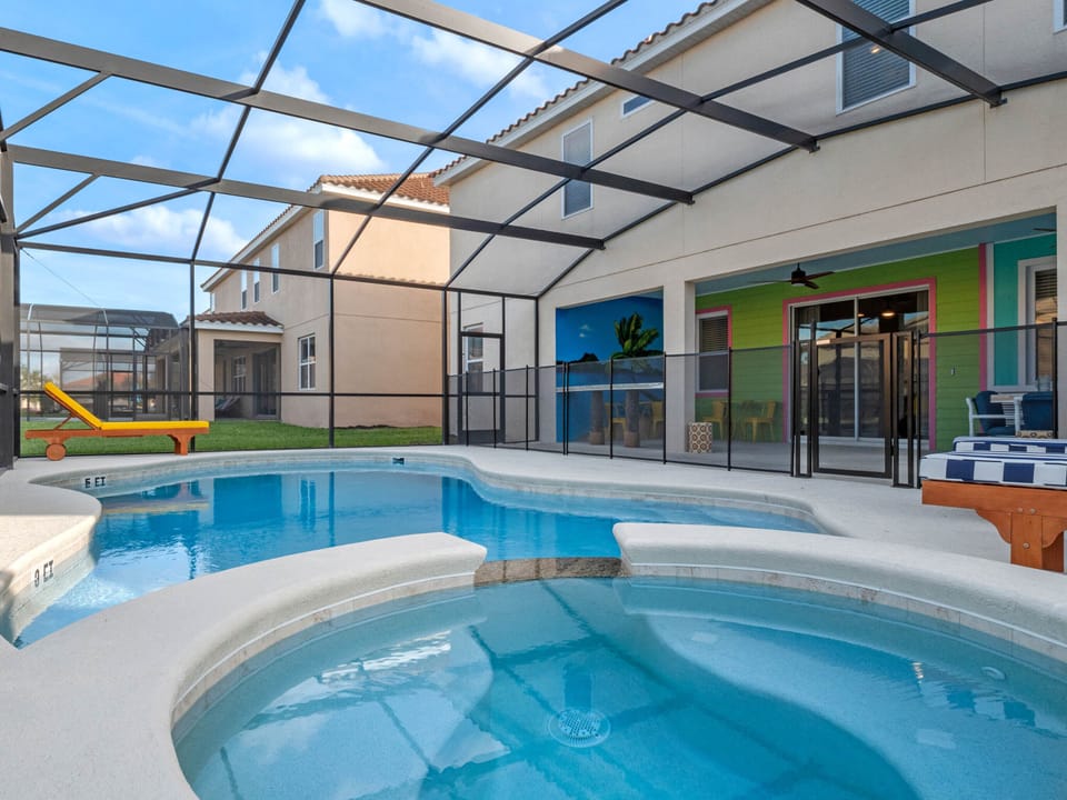 - Private screened pool and spa with sunny loungers  
- Perfect for family stays near Orlando attractions  
- Relax outdoors with safety fencing for kids and pets