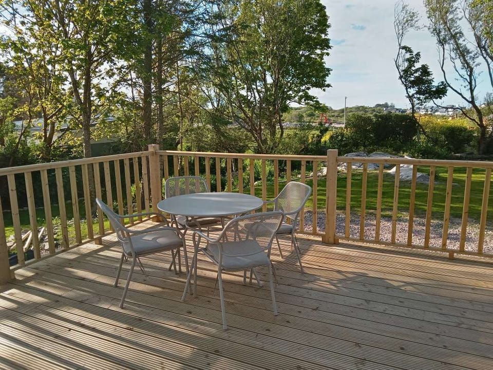 Deck for guests