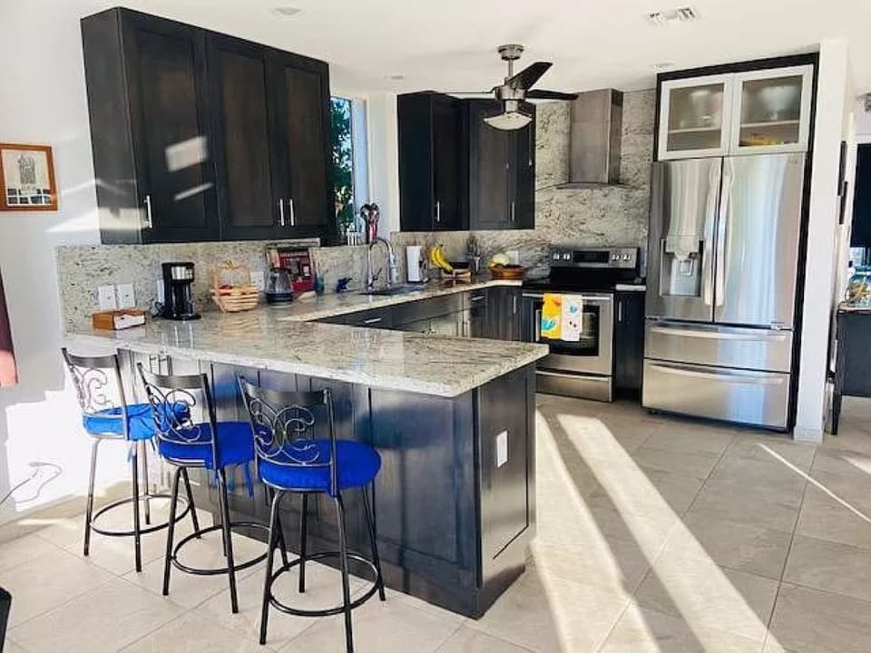 Kitchen and Peninsula