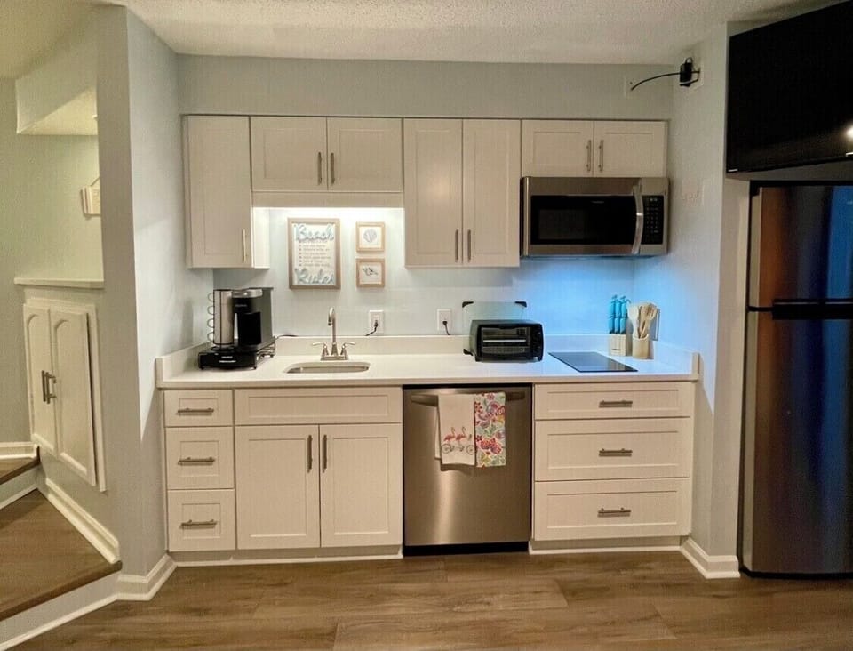 New stainless kitchen appliances for all your cooking needs. 