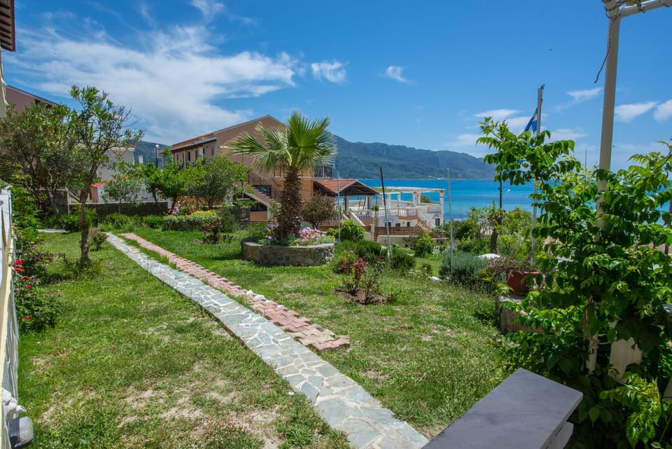 Spiros and Polyxeni Apartment 3 Afionas Garden