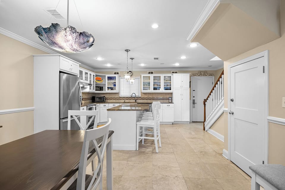 Sea Bluff 3 Kitchen Alt 2