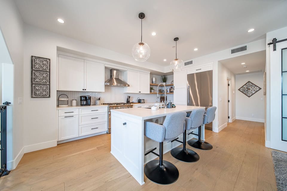 Quartz counters and island