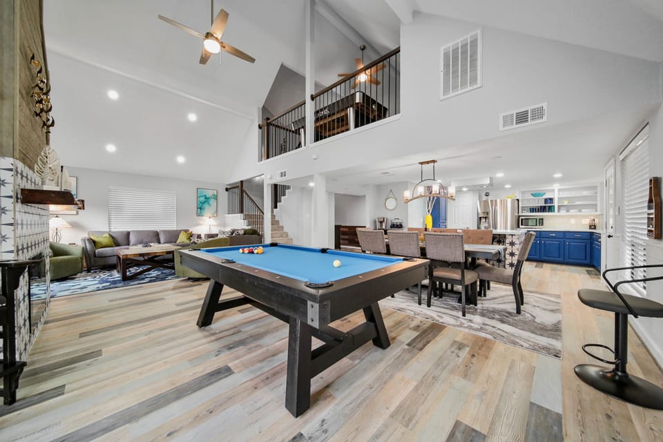 Lots of room for everyone to enjoy their favorite activities!