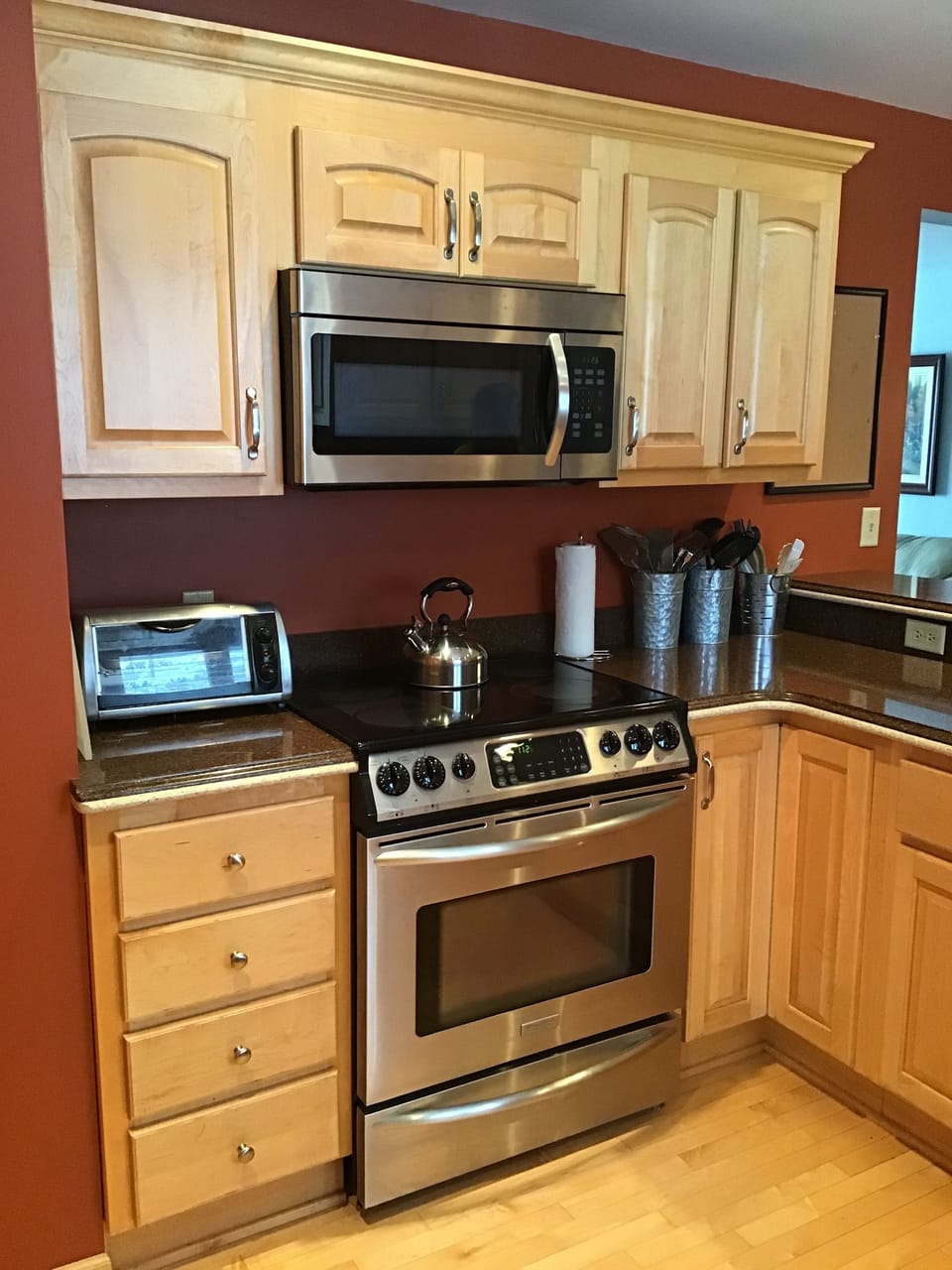 Full Kitchen with oven and stovetop