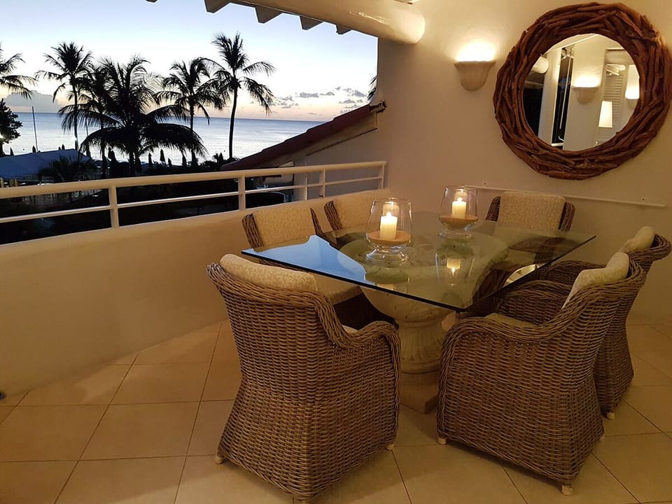 Sunset dinner with candle lights and sound of the sea