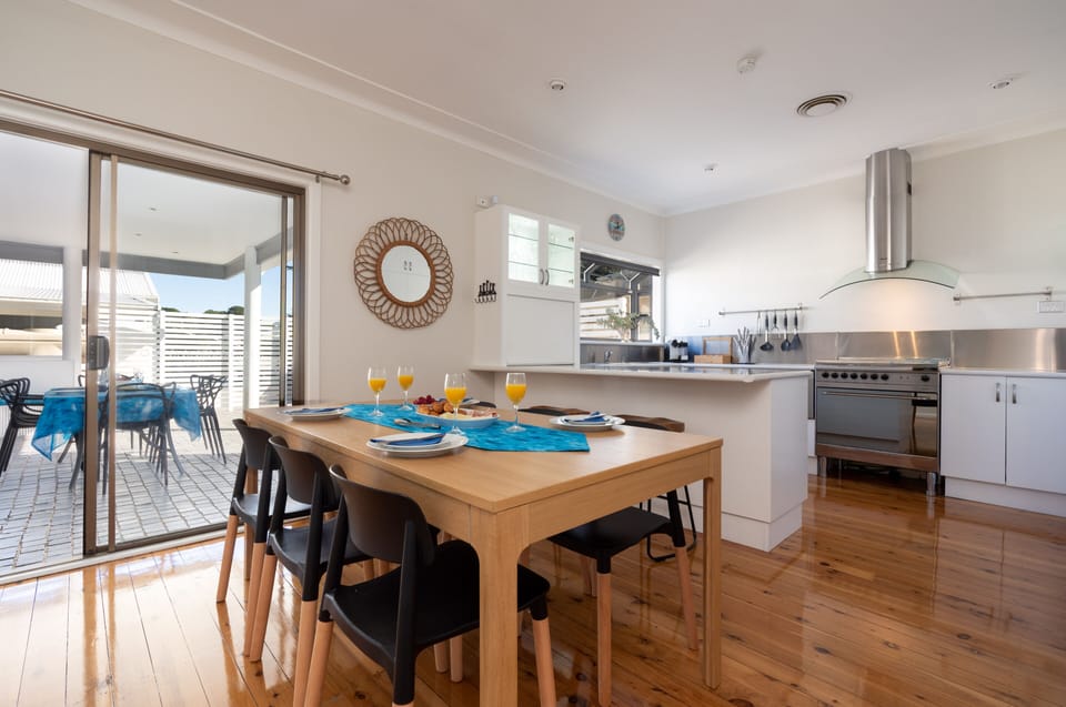 Kitchen ,dining and alfresco area