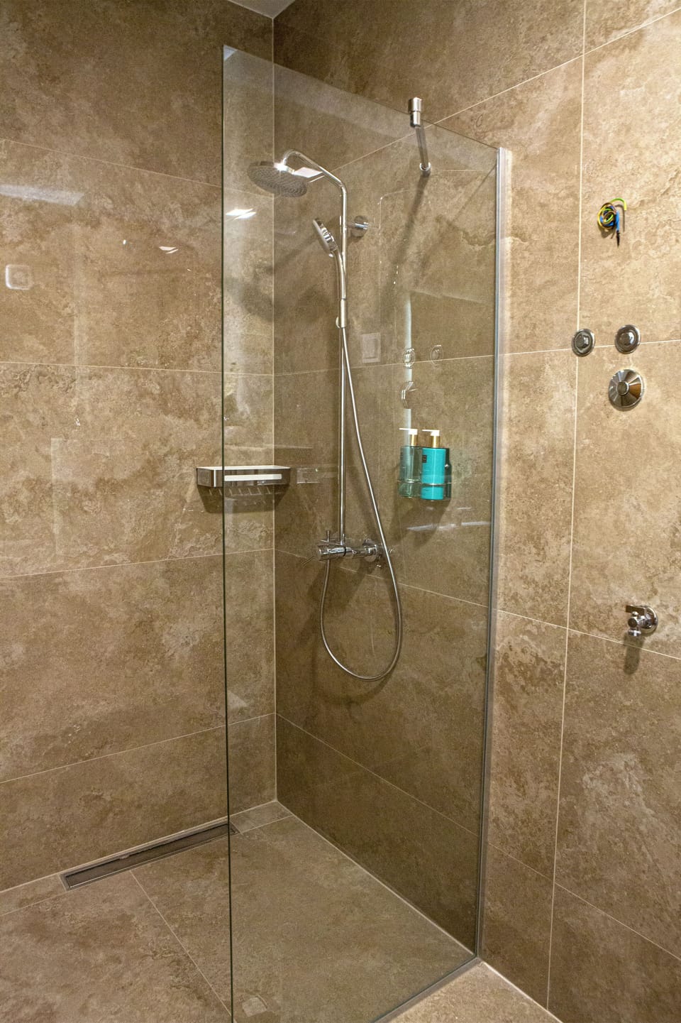 Start your morning fresh under this amazing, modern shower