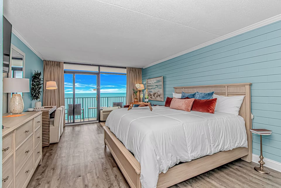 Wake up to the beautiful sights just beyond the sliding glass doors.