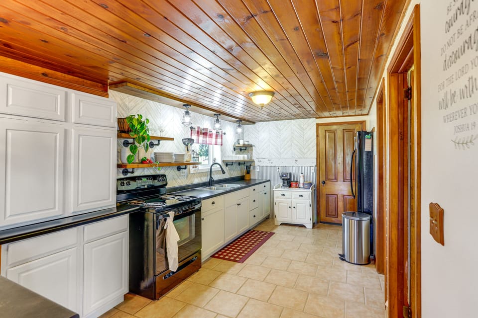 Well-Equipped Kitchen | 1st Floor | Crock-Pot | Blender