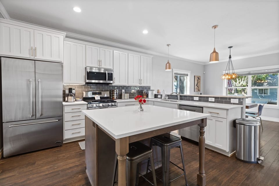 Kitchen- Fully stocked