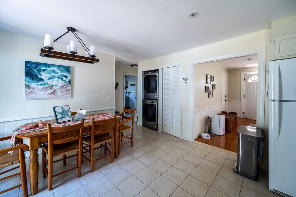 In-unit laundry (detergent provided)