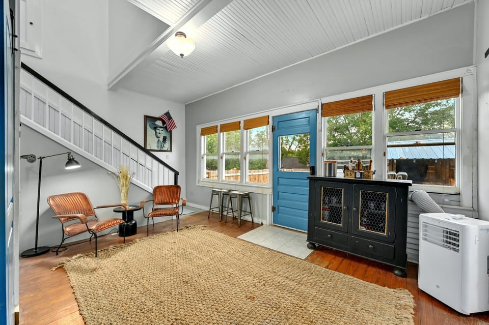 Back Sun room, 2nd living. 