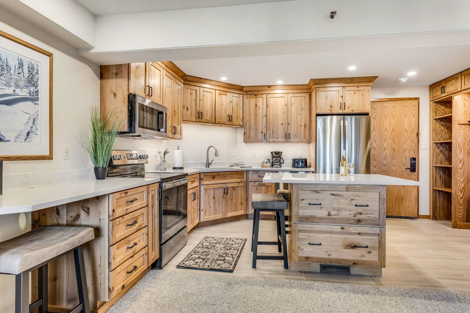 Brand new, fully renovated kitchen