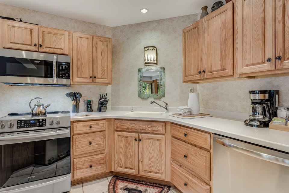 Full kitchen